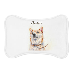 Anti-slip, absorbent dog food mat in bone shape